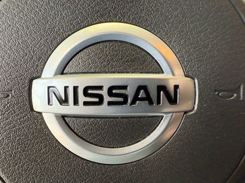 Used 2021 Nissan Rogue Platinum image 16