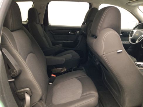 Used 2017 Chevrolet Traverse LT FWD image 19