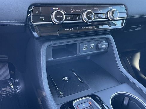 New 2025 Honda Pilot Touring image 19