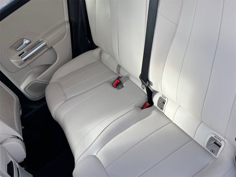 Certified 2022 Mercedes-Benz GLA 250 4MATIC image 13