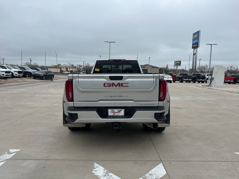 Used 2023 GMC Sierra 3500 Denali w/ Denali Ultimate Package image 4