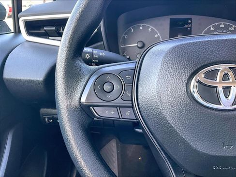 Used 2025 Toyota Corolla LE image 22