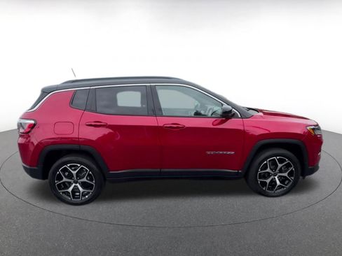 Used 2025 Jeep Compass Limited AWD/4WD image 16