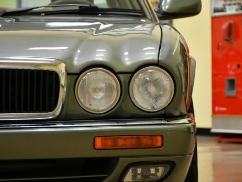 Used 1997 Jaguar XJ6 RWD image 6