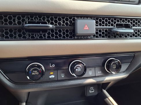 Certified 2025 Honda HR-V LX image 7