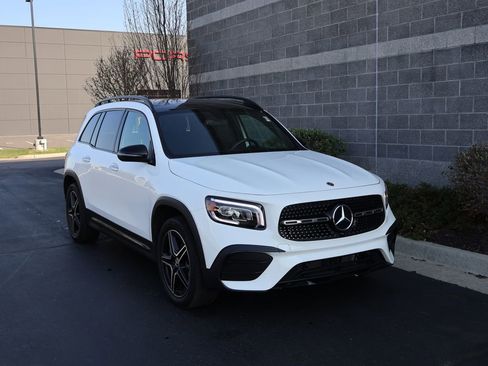 Used 2023 Mercedes-Benz GLB 250 4MATIC image 1