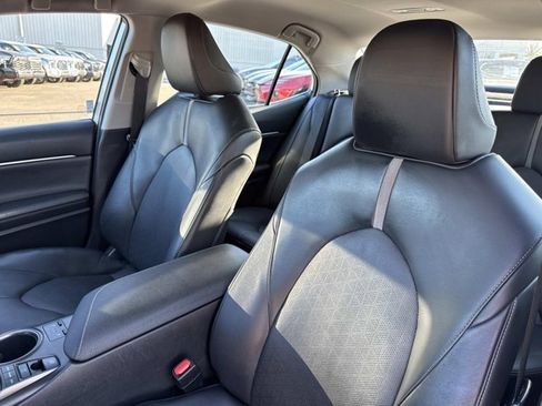 Used 2023 Toyota Camry XSE image 11