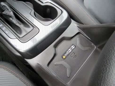 Used 2022 GMC Canyon AT4 image 18