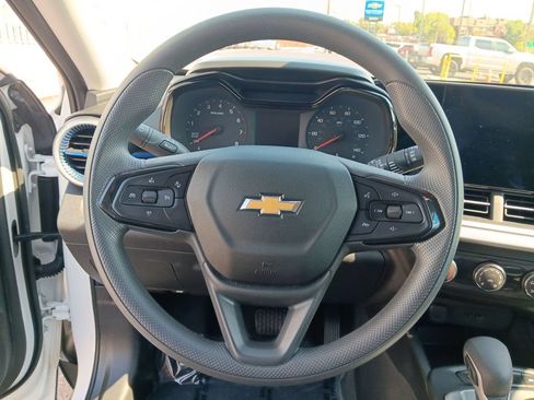 Used 2026 Chevrolet Trax LS FWD image 14