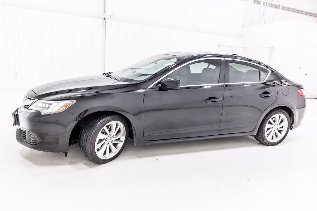 Used 2017 Acura ILX w/ AcuraWatch Plus Package FWD image 3