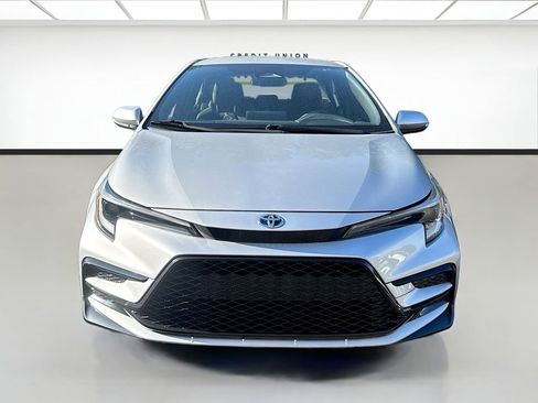 Used 2023 Toyota Corolla SE FWD image 2