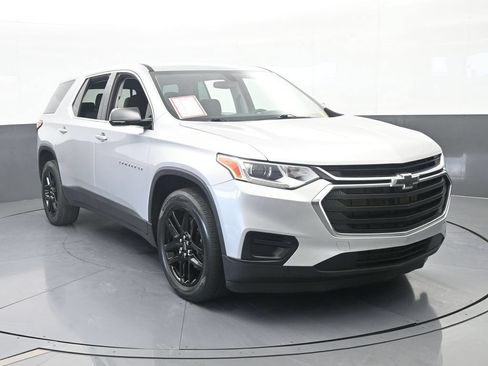 Used 2020 Chevrolet Traverse LS FWD image 9