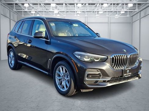 Certified 2022 BMW X5 xDrive40i w/ Premium Package image 3