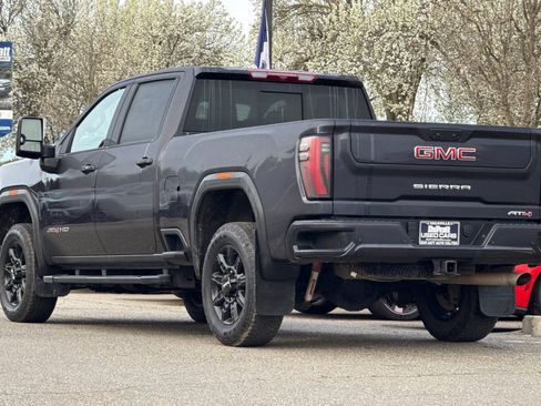 Used 2024 GMC Sierra 2500 AT4 w/ AT4 Preferred Package image 6