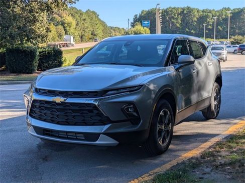 New 2025 Chevrolet Blazer LT image 5