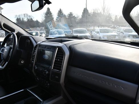 Used 2017 Ford F350 Lariat image 15