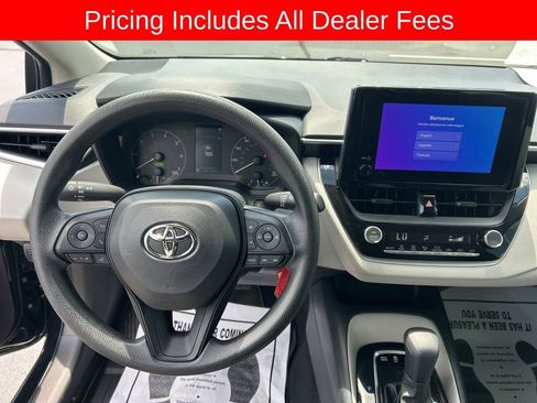 Used 2023 Toyota Corolla LE FWD image 5