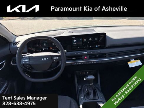New 2025 Kia K4 LXS image 7