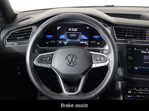 Used 2023 Volkswagen Tiguan SE R-Line FWD image 6