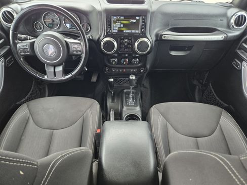 Used 2017 Jeep Wrangler Unlimited Sahara w/ Dual Top Group AWD/4WD image 2