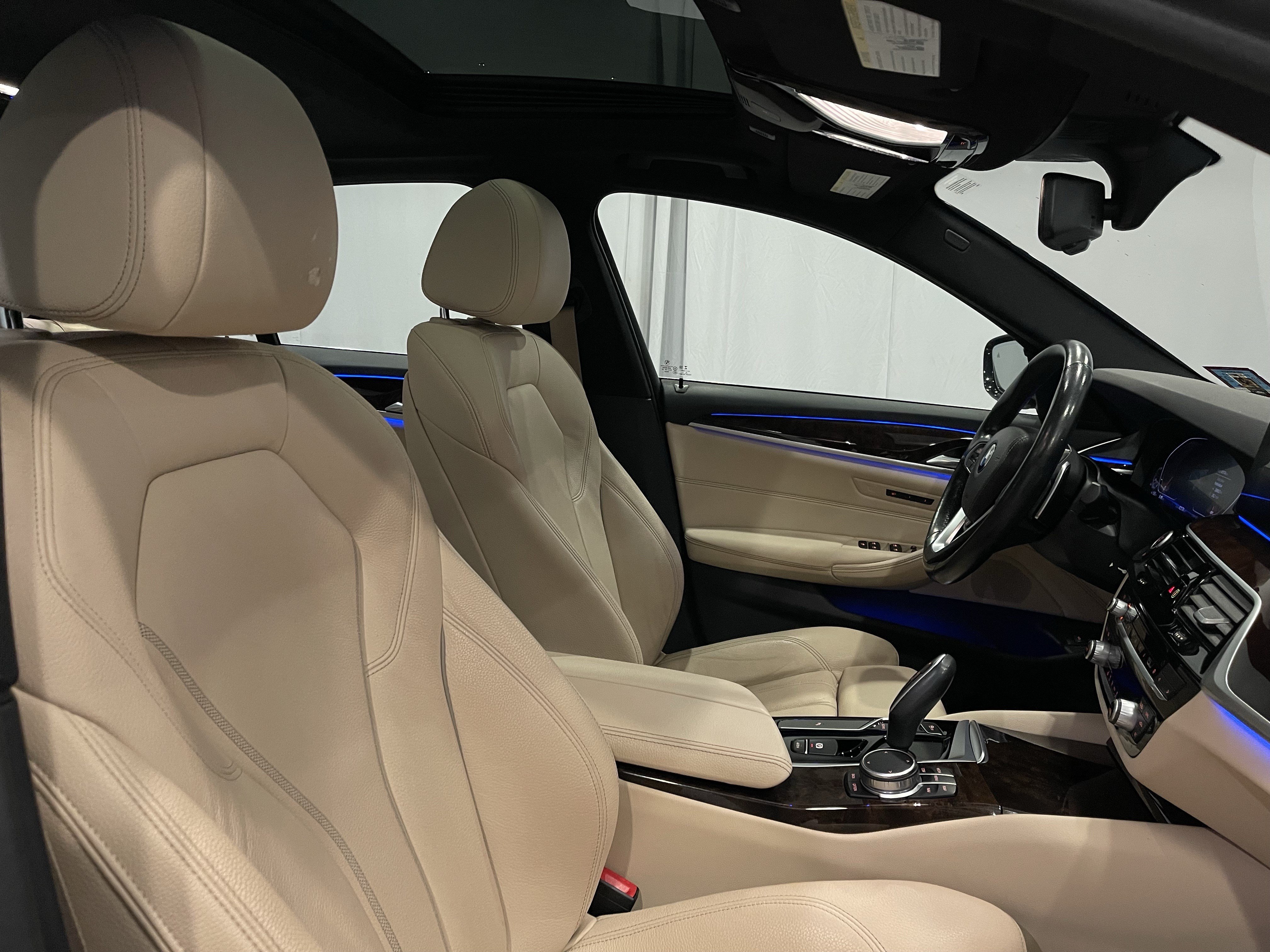 Used 2020 BMW 530i xDrive w/ Convenience Package AWD/4WD image 15