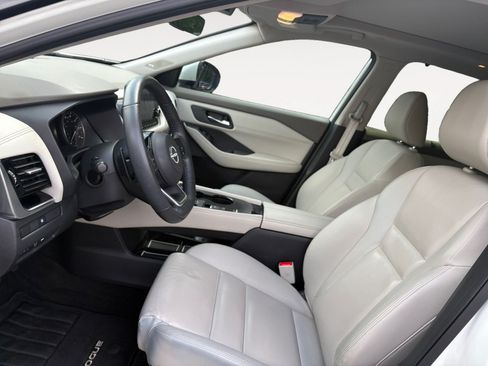 Used 2023 Nissan Rogue SL w/ SL Premium Package FWD image 9