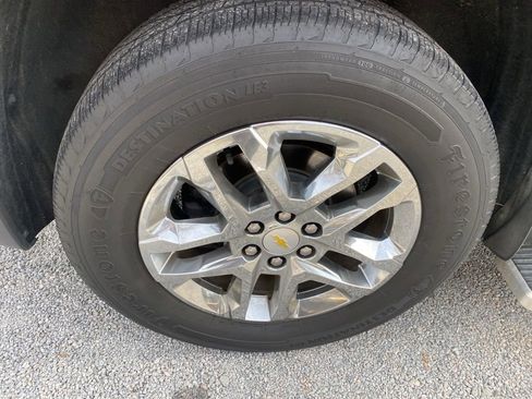 Used 2020 Chevrolet Traverse LT image 16