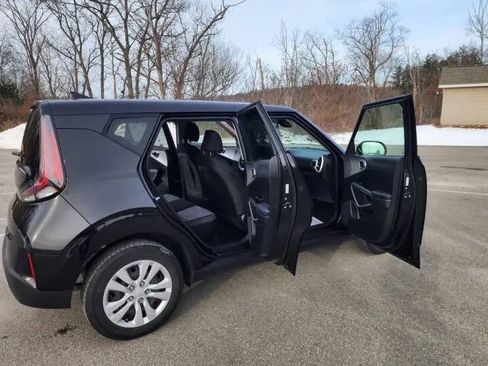 Used 2023 Kia Soul LX FWD image 15