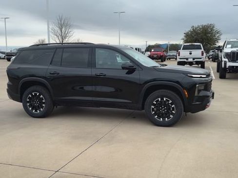 New 2026 Chevrolet Traverse Z71 w/ Enhanced Driving Package image 2