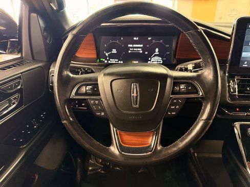 Used 2020 Lincoln Navigator Reserve AWD/4WD image 9