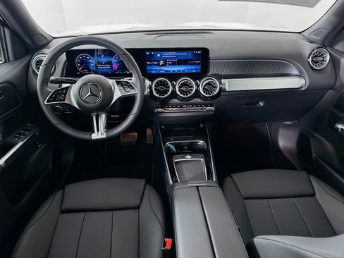 Used 2026 Mercedes-Benz GLB 250 4MATIC image 28