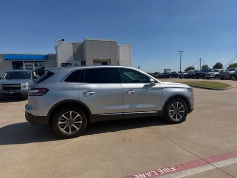 Used 2023 Lincoln Nautilus Reserve FWD image 5