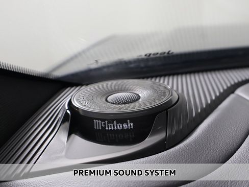 Used 2022 Jeep Grand Cherokee Overland w/ Luxury Tech Group IV image 5