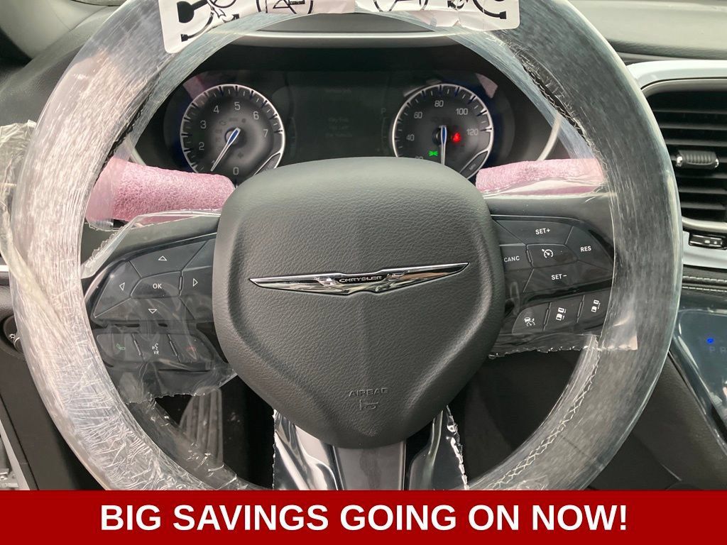New 2026 Chrysler Pacifica Select w/ S Appearance Package FWD image 17