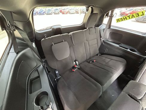 Used 2018 Dodge Grand Caravan SE FWD image 12