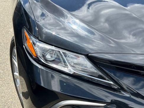 Used 2021 Toyota Camry LE w/ Convenience Package FWD image 14