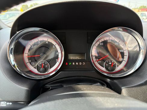 Used 2020 Dodge Grand Caravan SXT FWD image 14