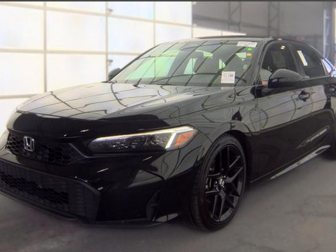 Used 2025 Honda Civic Sport image 1