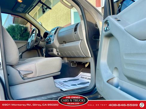 Used 2020 Nissan Frontier SV w/ Midnight Edition Floor Mats image 13