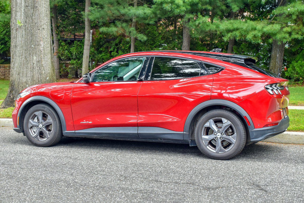 Used 2023 Ford Mustang Mach-E Select AWD/4WD image 6