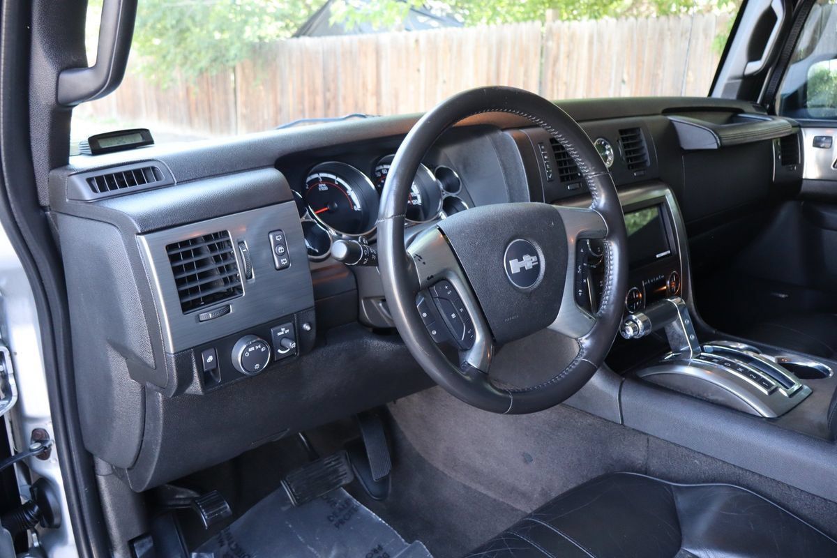 Used 2009 HUMMER H2 Luxury AWD/4WD image 14