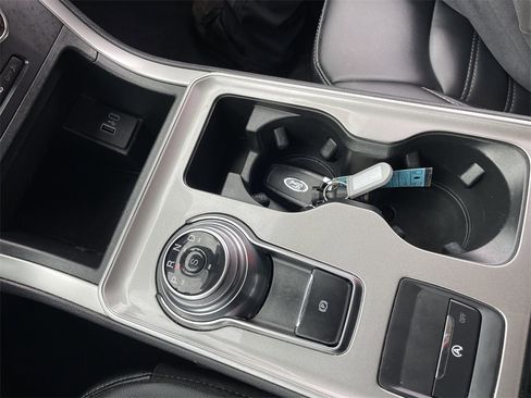 Used 2024 Ford Edge SEL image 21