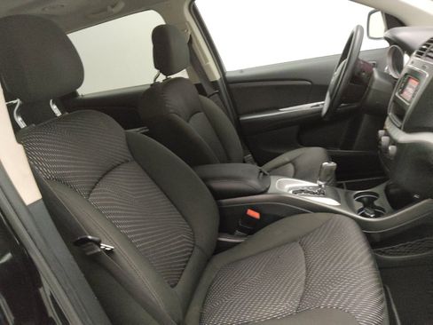 Used 2019 Dodge Journey SE FWD image 21