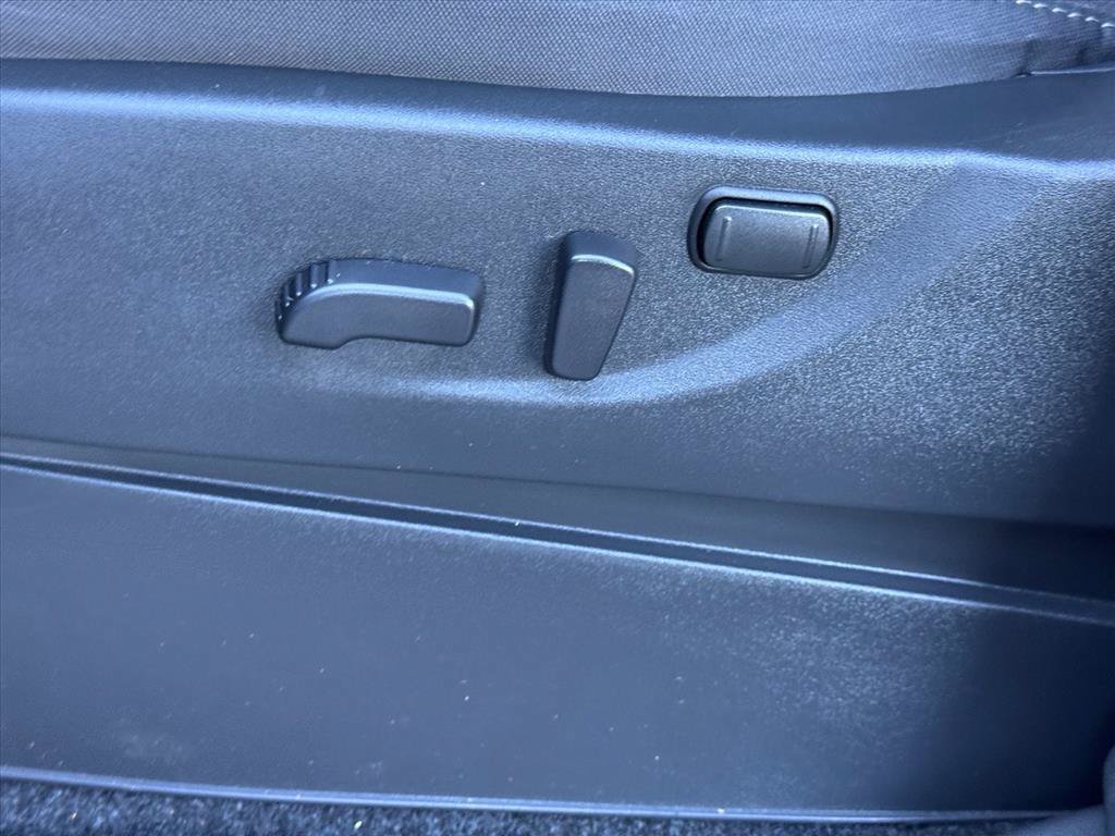 Certified 2025 Nissan Frontier SV RWD image 14