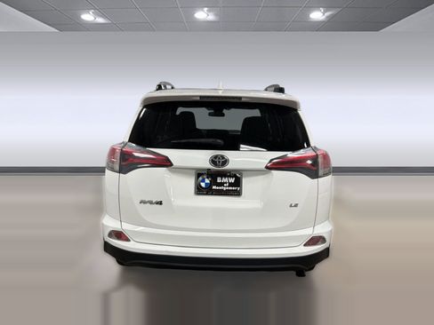 Used 2017 Toyota RAV4 LE FWD image 10