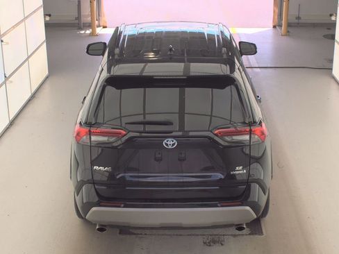Used 2022 Toyota RAV4 SE w/ Convenience Package AWD/4WD image 7