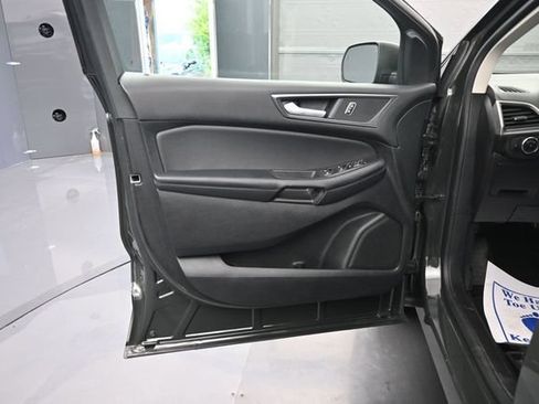 Used 2023 Ford Edge SE AWD/4WD image 10