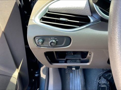 Used 2020 Chevrolet Malibu LT FWD image 16