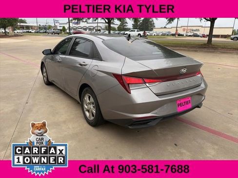 Used 2022 Hyundai Elantra SE FWD image 8