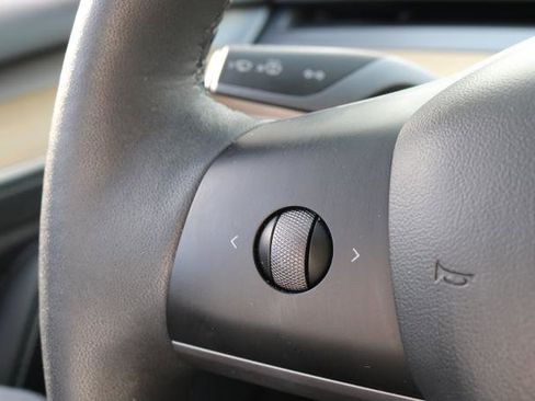 Used 2021 Tesla Model 3 Performance image 11